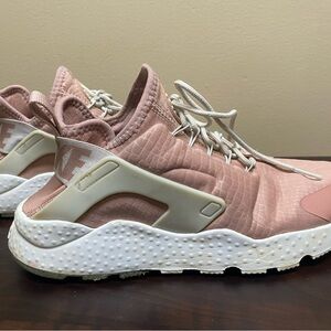 Nike Women's Shoes - Pink